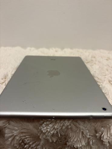 таблет за цртање: Prodajem Apple iPad Air 1 ispravan i otkljucan, spreman za — 2