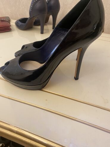 Tuflilər: Tuflilər, YSL, Ölçü: 37, rəng - Mavi, Yeni — 25