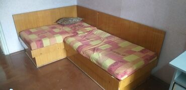 купить детскую кроватку в бишкеке: Кровать, Б/у