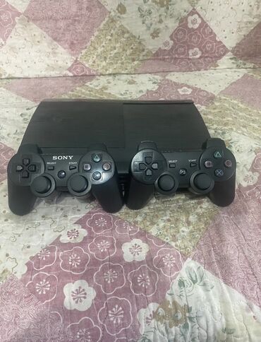 sony playstation 3 купить в бишкеке: PS 3 рабочей только один джойстик новый стоит (500-1000) работает