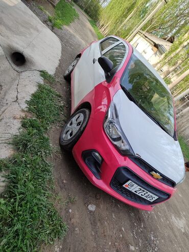 машина врасрочку: Chevrolet Spark: 2017 г., 1 л, Автомат, Бензин, Хэтчбэк