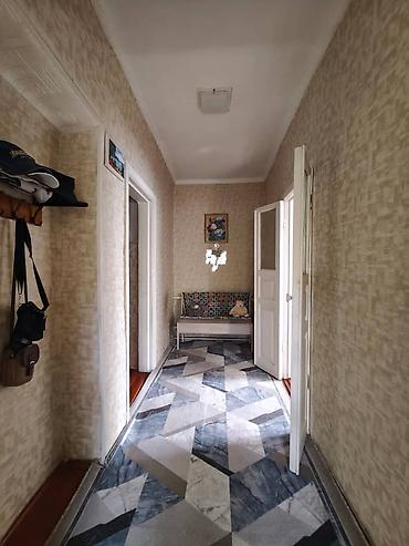 дешевле дом: 🏠 Продаётся полдома 📍 Нижняя Ала-Арча, ул. Киргизская 📐 Дом — 40 м² | — 9