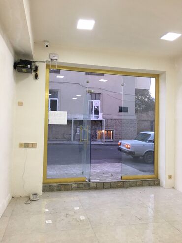 Ofislər: Gəncə şəhərində Mərkəzdə İcra hakimiyyətinin qarşisindaki kucede — 4