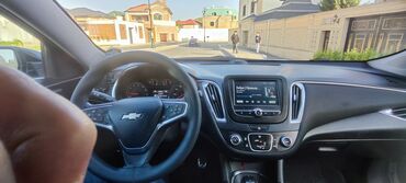 Chevrolet: Chevrolet Malibu – ağ rəng, zərif və dinamik sedan - Kuzov: 4 qapılı — 6