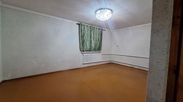 дом кочкор: 70 м², 4 комнаты, Сарай, Забор, огорожен