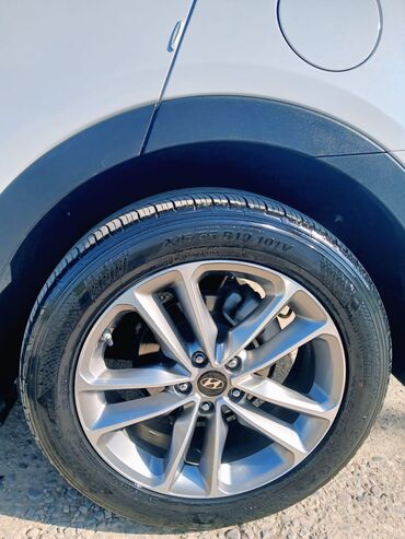 Hyundai: Hyundai Santa Fe: 2 l | 2016 il Krossover — 9