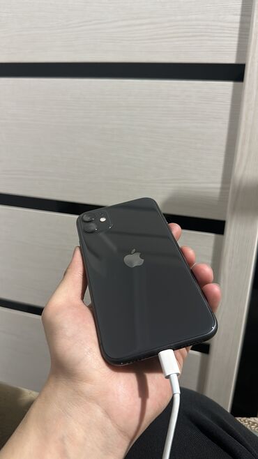 Apple iPhone: IPhone 11, Б/у, 128 ГБ, Черный, 77 %