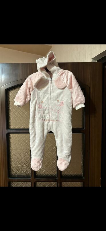 Kurtkalar: Uşaq üçün qış geyimləri dəsti - Ağ süni xəz palto: çiyinlərdən ətəyə — 8