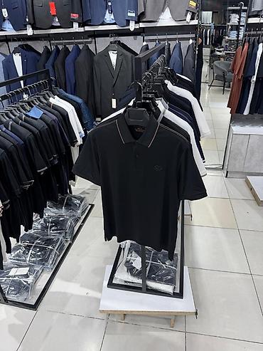 geyım: Stendlər. Təcili satılır.
3 ədəd hərəsi 25 manatdan laminatsız — 3