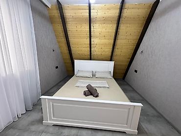 Uzunmüddətli kirayə evlər: İcarəyə verilir: müasir A‑frame tipli ev (tam mebelli) Plan və — 15