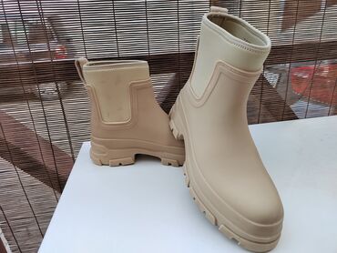 skechers čizme ženske akcija: High boots, Zara, 40