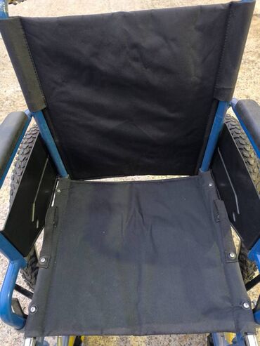 Hodalice, štake, štapovi za hodanje, kolica za hodanje: Invalidska kolica u dobrom stanju

Nalaze su Kotežu — 8