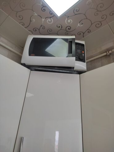 телефон fly fs520 selfie 1: Микроволновка Отдельностоящая, цвет - Белый, Б/у