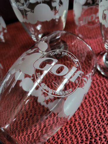 Čaše: Case nove golf sa stopom univerzalne. Komada 6 u ceni — 10