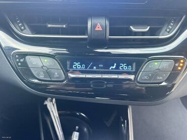 Toyota: Toyota C-HR: 1.8 l. | 2018 έ. SUV/4x4 — 2