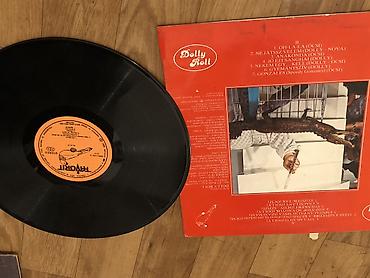Vinil vallar: Vinil val, Folk, 1975 il, Ünvandan götürmə — 14