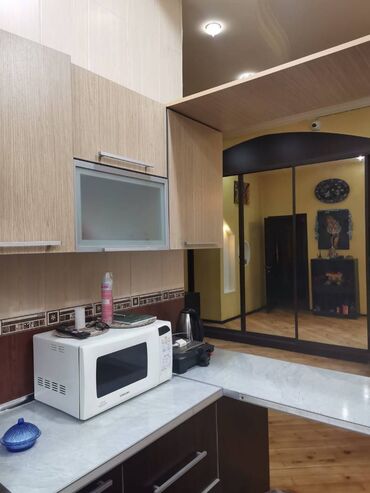 Mənzil kirayələyirəm: 5 otaqlı, 200 kv. m — 4