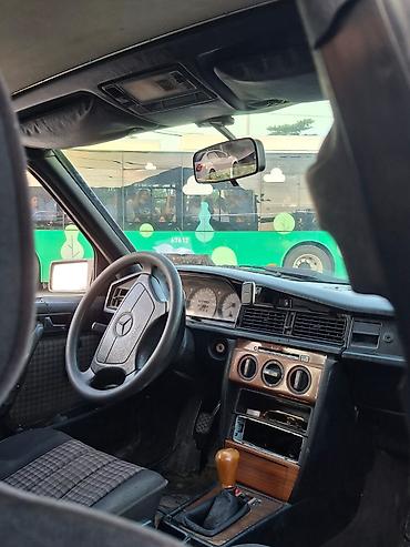 mercedes satilir: Mercedes-Benz 190 (W201) sedan təqdim olunur. Avtomobil klassik və — 4