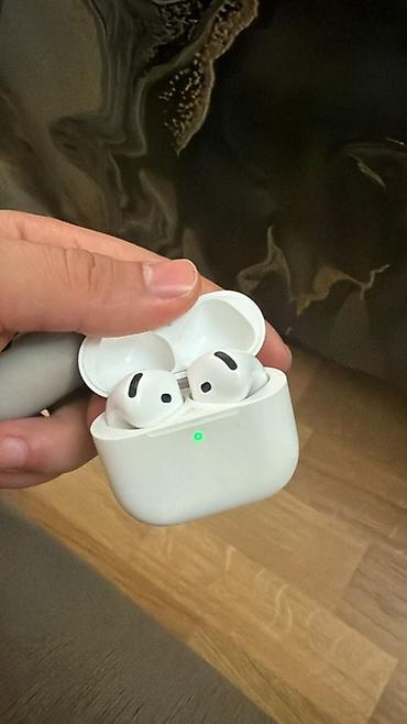 Qulaqcıqlar: Apple AirPods 4 sade cuzi endirim olacaq - Aktiv Səs-küyün — 1