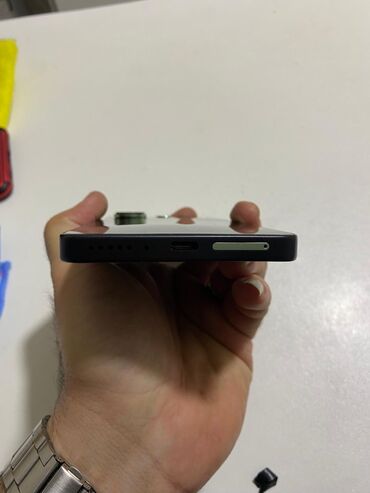 Redmi: Redmi not 13 smartfon - Arxa kamera: 108 MP əsas kamera (üçlü modul — 7