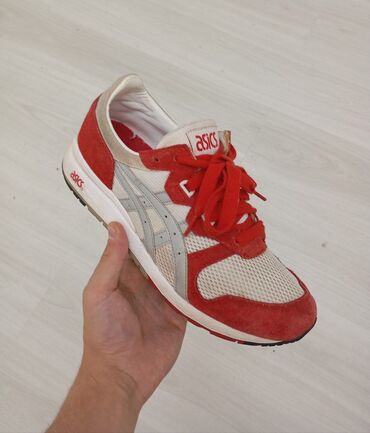 утепленные мужские ботинки: Asics Gel.40.5 Ideal veziyetde
