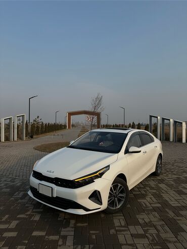 Kia: Kia K3: 2023 г., 1.5 л, Вариатор, Бензин, Седан