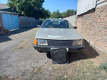 smart open: Audi 100: 1985 г., 1.8 л, Механика, Бензин, Седан — 1