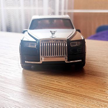 Autići: Nov model automobila Rols Rojs Fantom. Napravljen je od kvalitetne ABS — 8