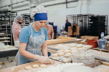 работа повар каракол: Срочно Срочно Срочно требуется ОПЫТНЫЕ заготовщик,булочницы мягкого