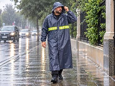 Yağmurluq yağışlıq Uzun kapüşonlu yağış plaşı Su keçirməyən yağış lalafo.az -da Yağmurluq yağışlıq Uzun kapüşonlu yağış plaşı Su keçirməyən yağış