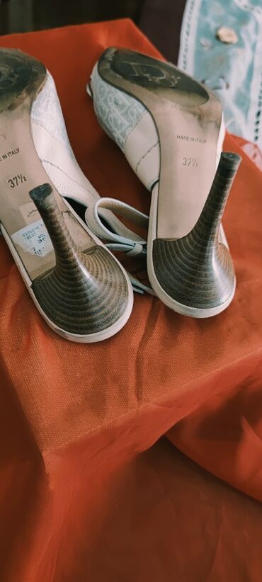 Salonke: Salonke, Dior, 37.5 — 9