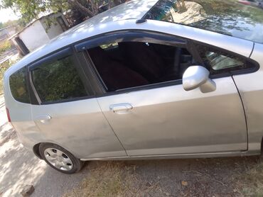 спортивные автомобили: Honda Fit: 1.3 л, Автомат, Бензин, Хетчбек