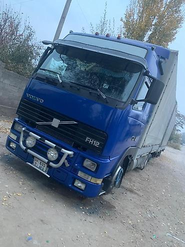 82 2: Тягач, Volvo, 1999 г., Тентованный — 3