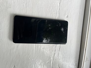 нашёл телефон: Samsung Galaxy S10 Plus, түсү - Кара
