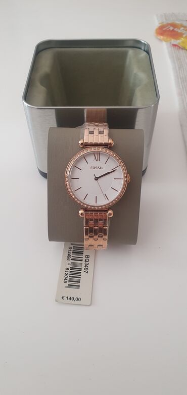 oriflame satovi: Classic watch, Fossil, Female