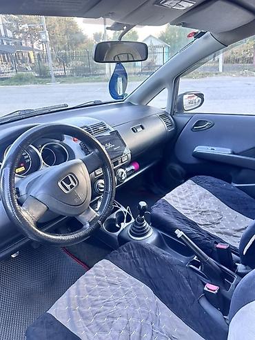1221 2: Honda Jazz: 2004 г., Хэтчбэк — 5