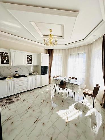 Günlük kirayə evlər: 110 kv. m, 3 otaqlı — 4