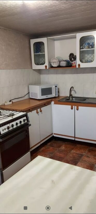 Долгосрочная аренда домов: 63 м², 3 комнаты, Парковка, Сарай, Забор, огорожен