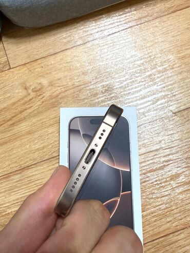 чехлы на 11 про: IPhone 16 Pro, Б/у, 256 ГБ, Matte Gold, Коробка, 100 %