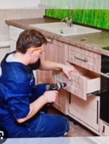 ремонт кухонной мебели на дому: Стаж 25 ЛЕТ. Ремонт любой сложности.Выезд на дом 🏡. Шкафы, Кровати