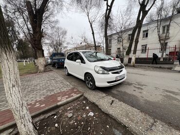 Honda: Honda Fit: 2003 г., 1.3 л, Бензин, Хэтчбэк — 3