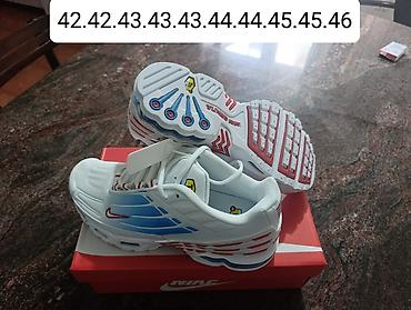 Patike: A klasa TN i Nike 95
Brojevi na slikama 
4500 din — 16
