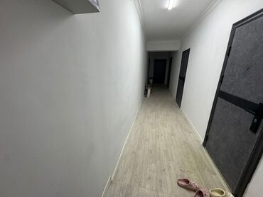 покупаю дом: Просторная комната с мебелью Описание: - Светлая вытянутая комната