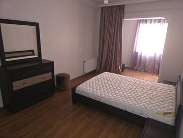 Uzunmüddətli kirayə mənzillər: 9-cu mikrorayon, 85 nömrəli marşrutun dayanacağının düz yanında,9 — 3