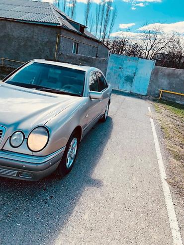 mercedes rol: Mercedes-Benz E 240: 2.4 l | 1997 il Sedan — 7