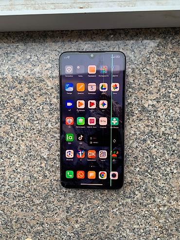 сломан экран: Смартфон Xiaomi Mi 9 SE, фиолетовый (Gradient Violet). продаю срочно — 2