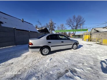 Toyota: Toyota Avensis: 2000 г., 1.6 л, Механика, Бензин, Седан