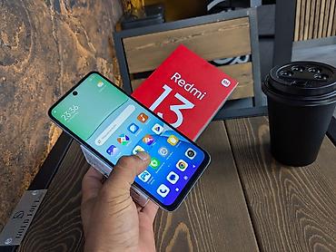 realme 13 5g: Redmi, Redmi 13, Б/у, 256 ГБ, цвет - Голубой, 1 SIM, 2 SIM — 2