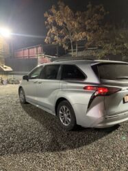 Toyota: Toyota Sienna: 2021 г., 2.5 л, Автомат, Гибрид, Минивэн — 3