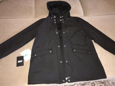 изолон бишкек: Куртка L (EU 40), XL (EU 42), түсү - Кара